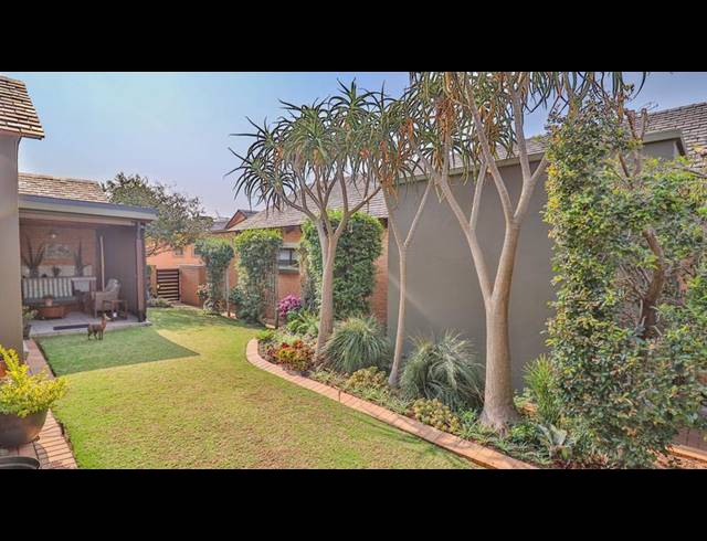 2 BEDROOM TOWNHOUSE FOR SALE IN RETIRE AT MIDSTREAM